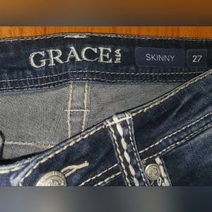 NWOT Grace in LA Skinny 27 embroidered jeans